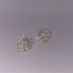 Elegant Pearl Floral Earrings